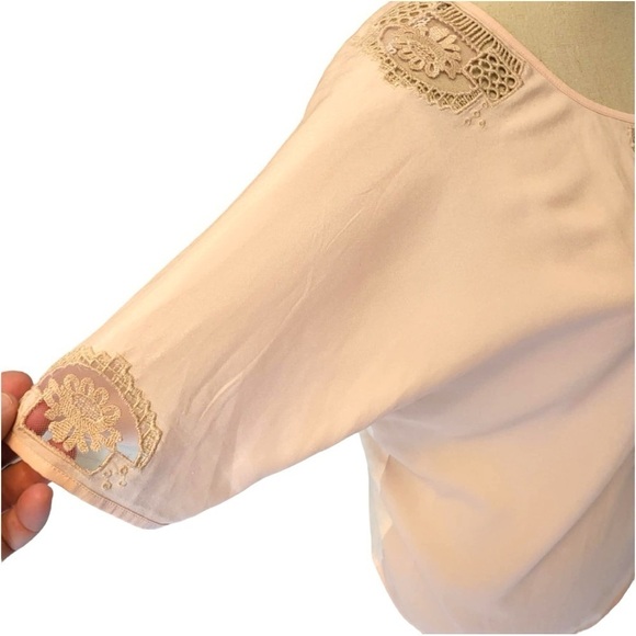 Comme Toi (Anthropologie) Short Sleeve Top with Cut-out Crochet Details in Peach - Picture 4 of 12